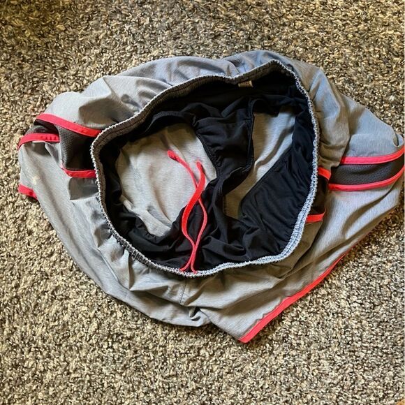Under armor grey pink shorts size Medium - Picture 6 of 6